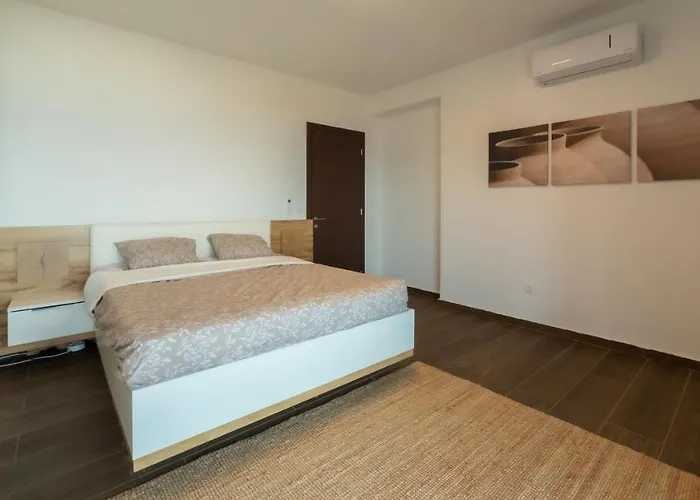 Вилла Enchanted Bay House *