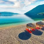Villa Enchanted Bay House